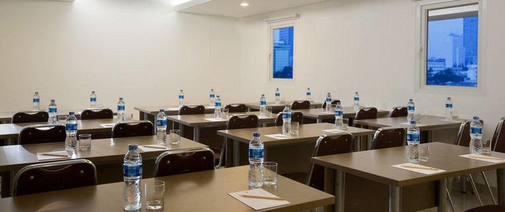 Amaris Hotel Thamrin City Jakarta Ngoại thất bức ảnh